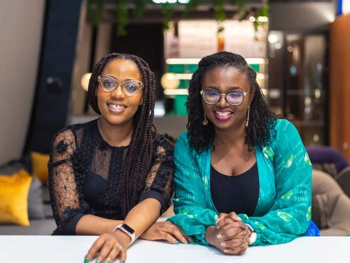 Latinas circle activity